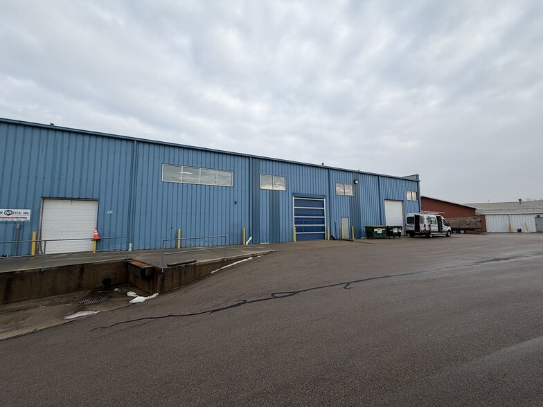 3964-3980 Commercial Ave, Madison, WI à louer - Photo du bâtiment - Image 2 de 4