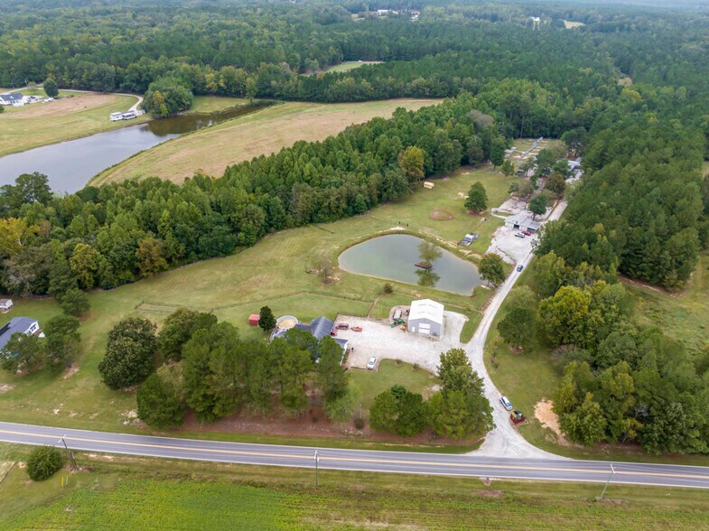 10560 Lake Royale Rd, Spring Hope, NC à vendre - Photo du bâtiment - Image 2 de 36