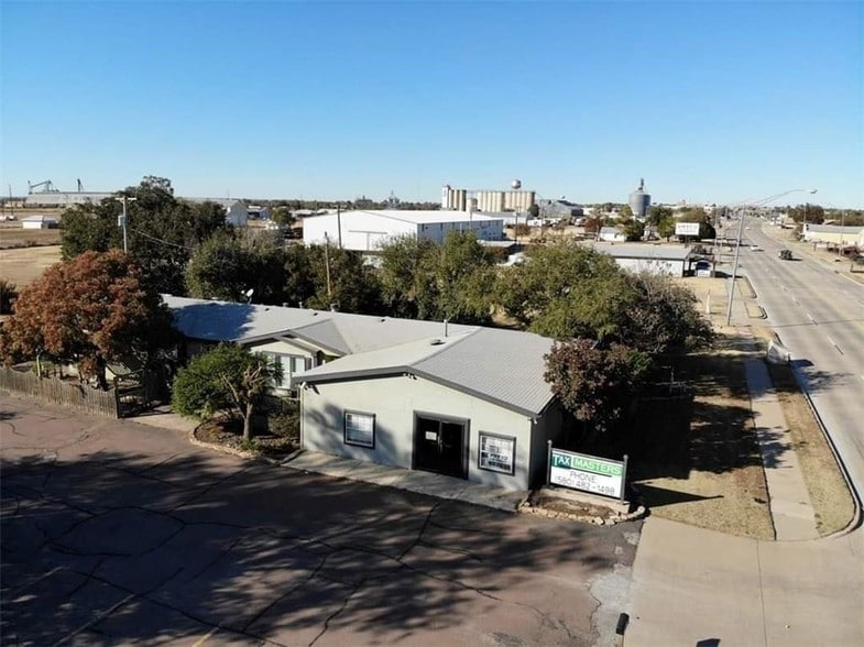 1205 S Main St, Altus, OK for sale - Primary Photo - Image 1 of 12