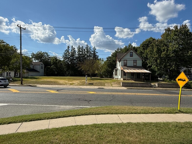 211 E Laurel Rd, Stratford, NJ for sale - Building Photo - Image 1 of 5