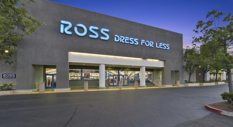 1711-1990 University Dr, Vista, CA for lease - Building Photo - Image 2 of 28