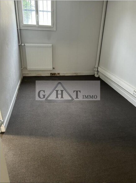 Industrial in Rueil-Malmaison for lease - Building Photo - Image 3 of 6