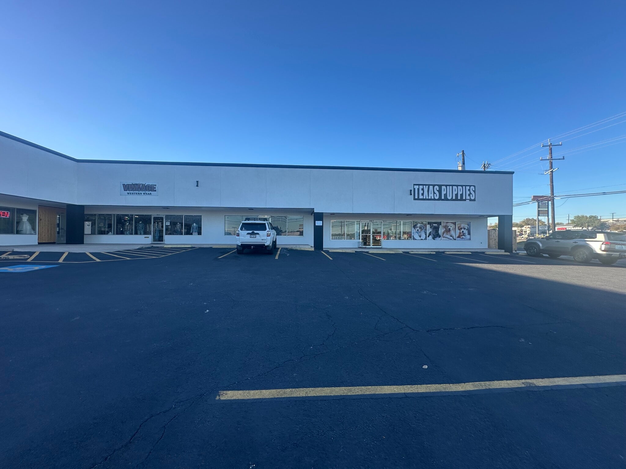 6904- Bandera Rd, San Antonio, TX for lease Primary Photo- Image 1 of 9