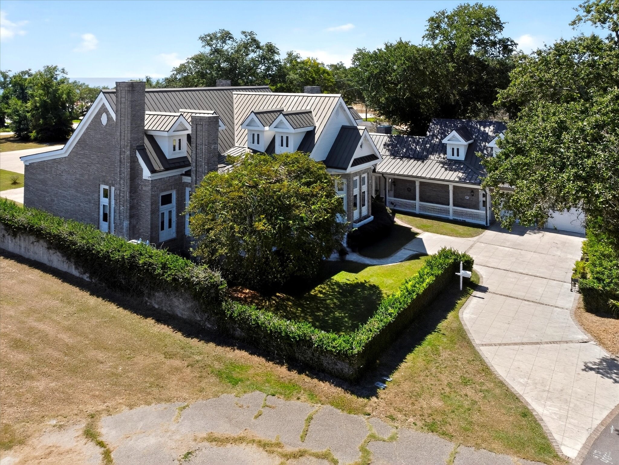 1611 Glenn Swetman St, Biloxi, MS à vendre Photo principale- Image 1 de 100