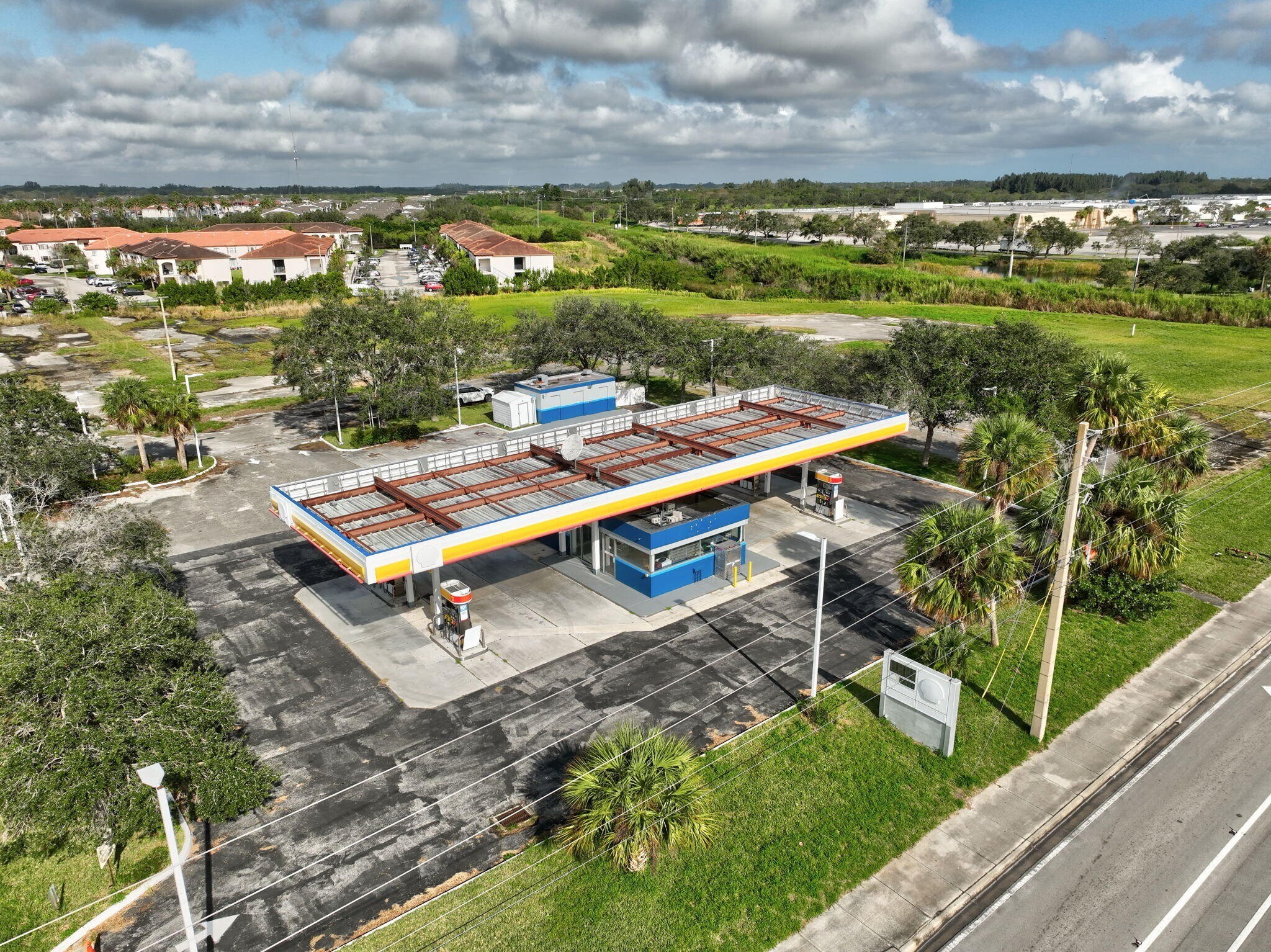 4696 Okeechobee Rd, Fort Pierce, FL à vendre Photo du bâtiment- Image 1 de 32