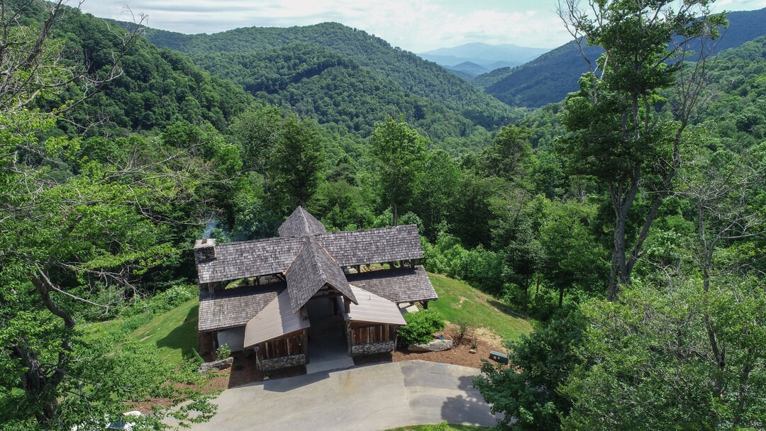 2607 Wolf Laurel Rd, Mars Hill, NC for sale Building Photo- Image 1 of 21