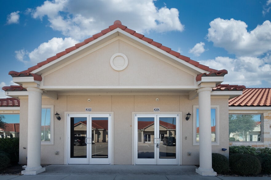 7070 Knights Ct, Missouri City, TX for lease - Building Photo - Image 2 of 8