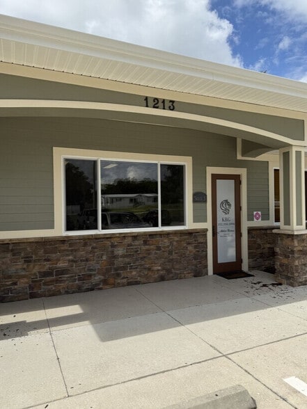 1213 County Road 466A, Fruitland Park, FL for lease - Building Photo - Image 2 of 14