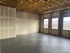 550-570 W Pioneer Blvd, Mesquite, NV à louer Photo intérieure- Image 2 de 2