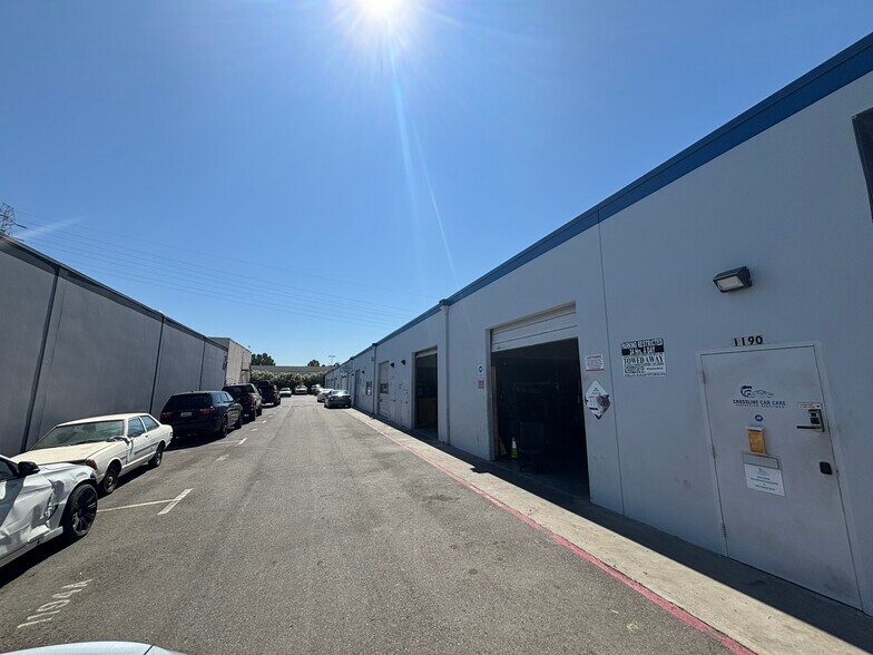 1250 Norman Ave, Santa Clara, CA à louer - Photo du bâtiment - Image 3 de 27