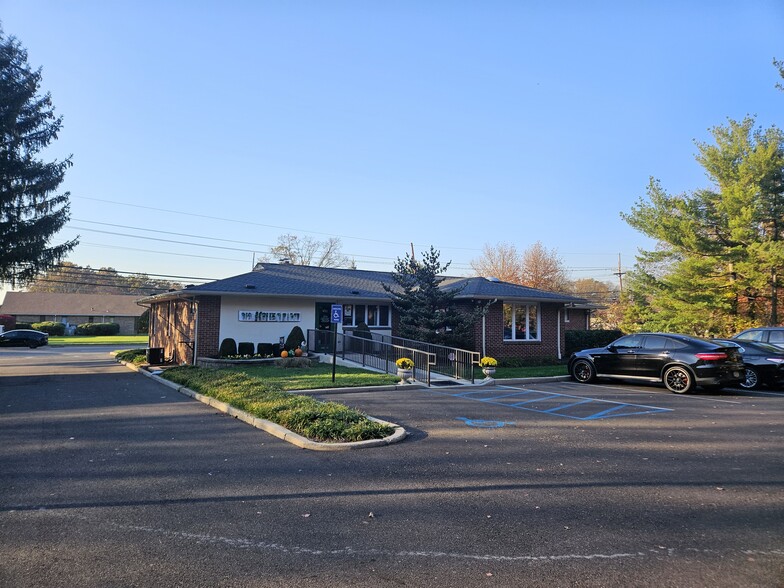 3685 Quakerbridge Rd, Hamilton, NJ à vendre - Photo du b timent - Image 2 de 12