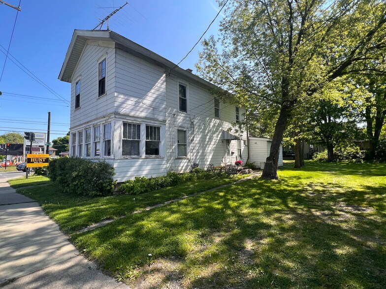 110 S Transit St, Lockport, NY à vendre - Photo du bâtiment - Image 2 de 16