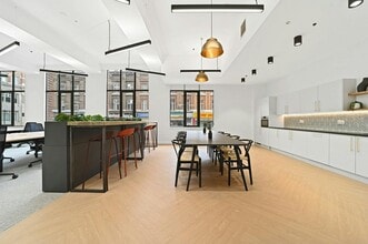 5 Prescot St, Londres à louer Photo du bâtiment- Image 2 de 16