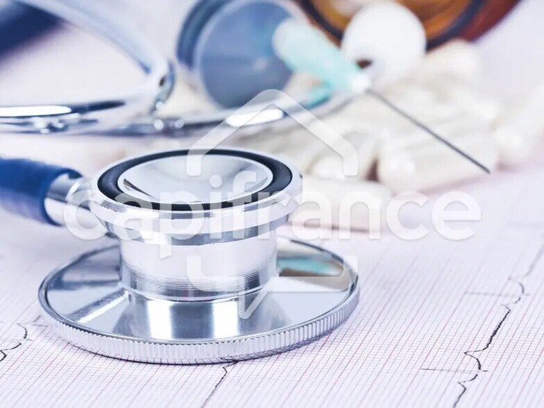 Commerce de détail dans Le Kremlin-Bicêtre à louer - Photo du bâtiment - Image 3 de 4