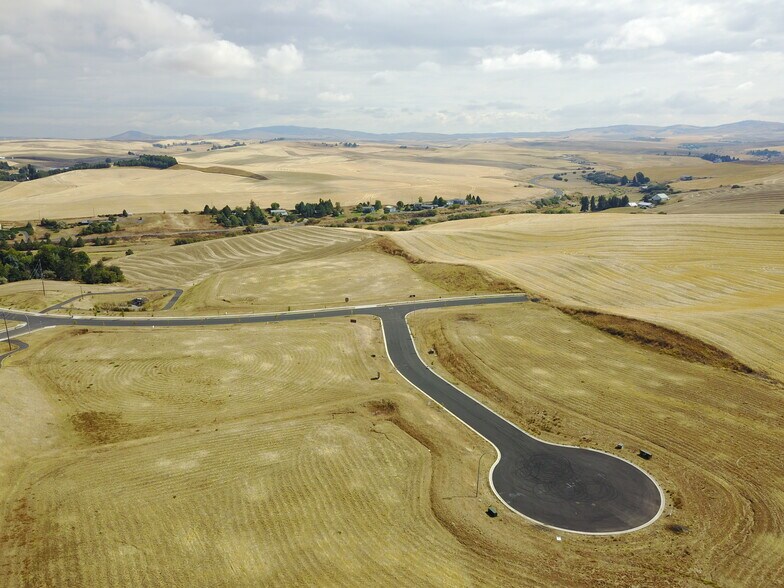 2025 SE Grande Ronde Ct, Pullman, WA à vendre - Photo du bâtiment - Image 3 de 6