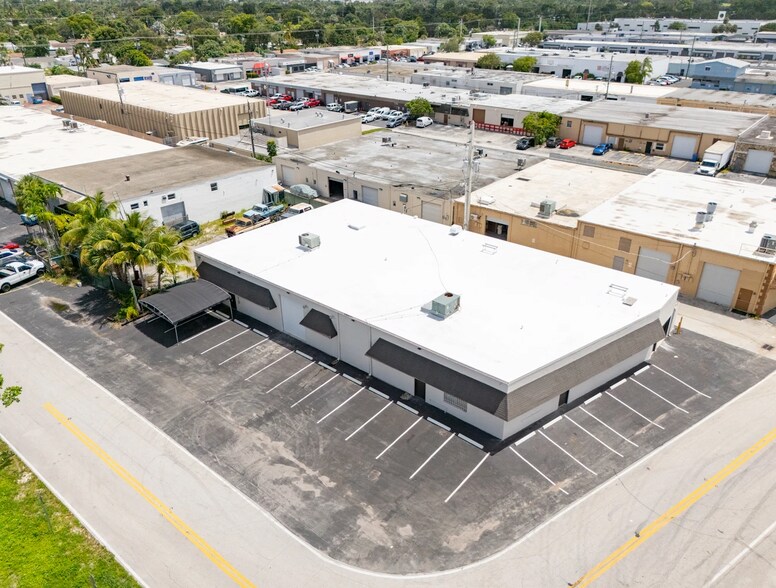 610 NE 29th St, Pompano Beach, FL à louer - Photo du bâtiment - Image 2 de 39
