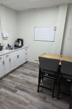 1389 W Main St, Waterbury, CT à louer Photo intérieure- Image 1 de 5