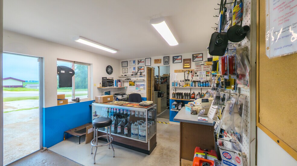 438 S Main St, Dover, MN à vendre - Photo du bâtiment - Image 2 de 20