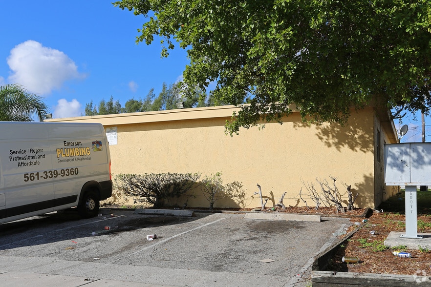 817 S H St, Lake Worth, FL à vendre - Photo du bâtiment - Image 3 de 3