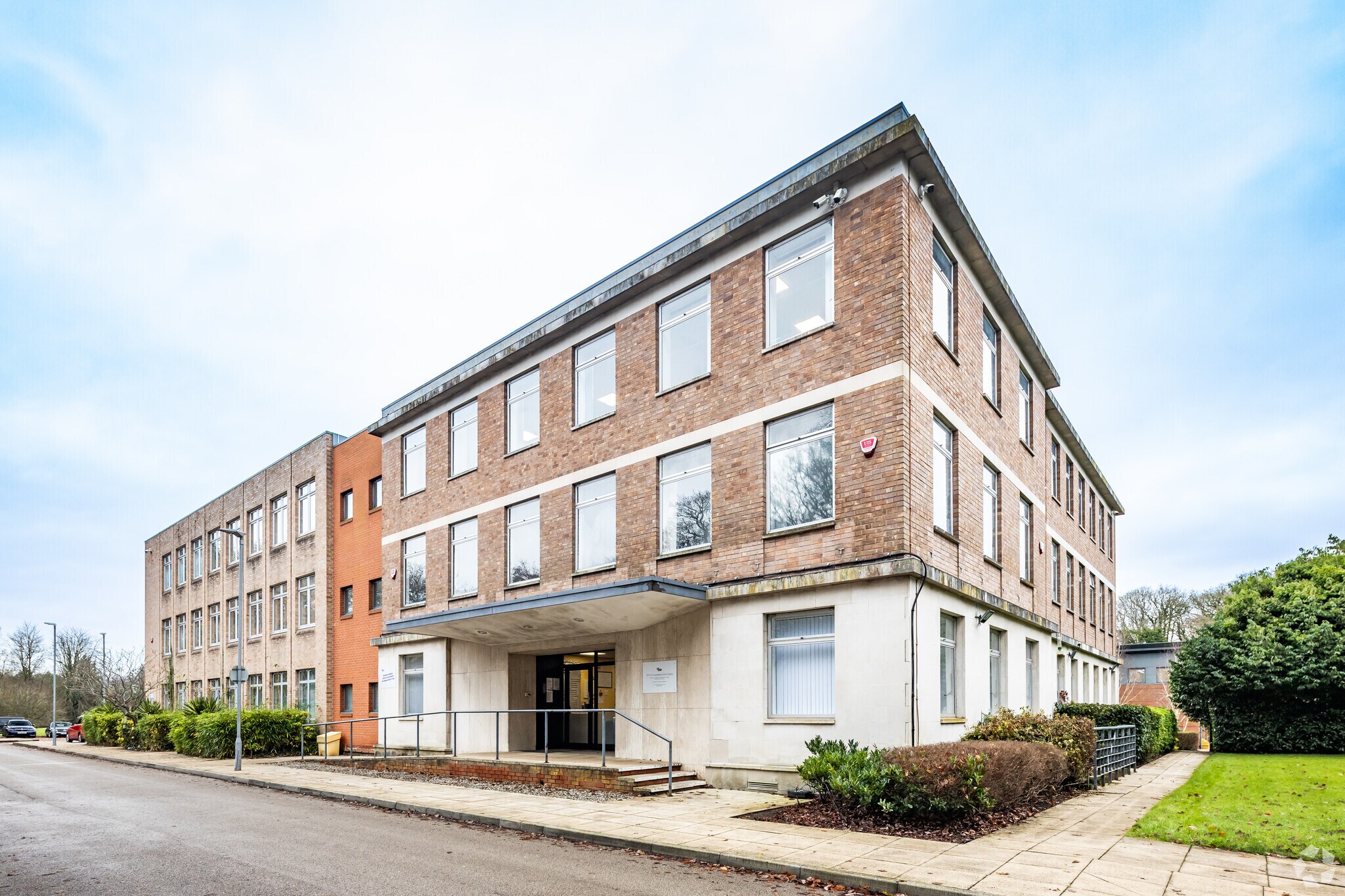 Hooton Rd, Ellesmere Port for lease Building Photo- Image 1 of 19