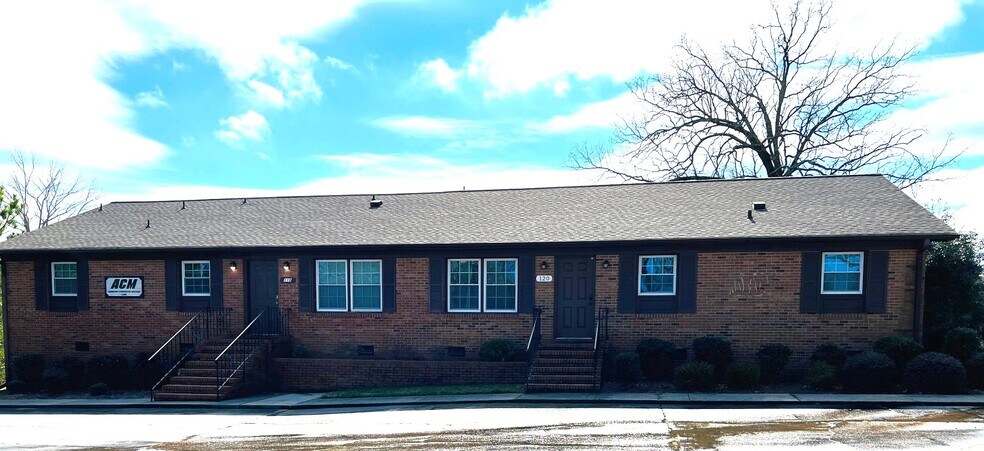 110 Liberty Ln, Indian Trail, NC à vendre - Photo du bâtiment - Image 2 de 19