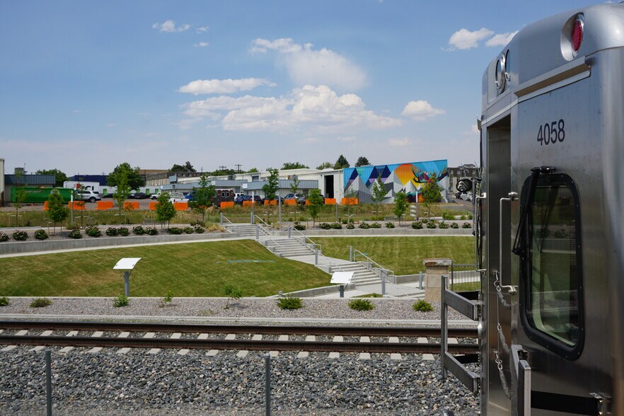 3240 W 71st Ave, Westminster, CO à louer - Photo du bâtiment - Image 2 de 7