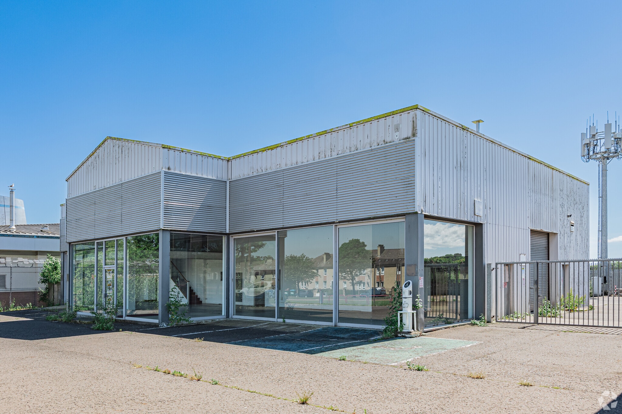 Kingsway E, Dundee for lease Primary Photo- Image 1 of 10