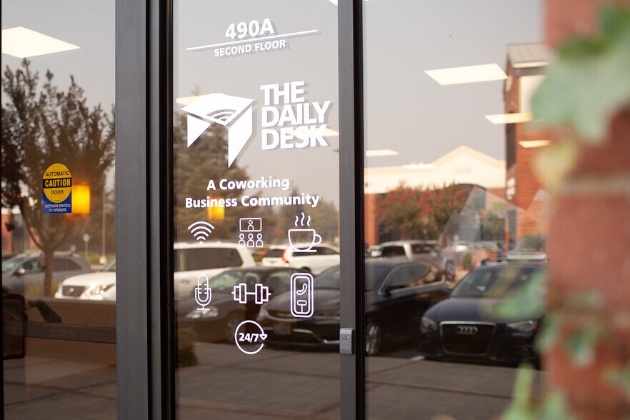 490 Chadbourne Rd, Fairfield, CA à louer - Photo du bâtiment - Image 1 de 18