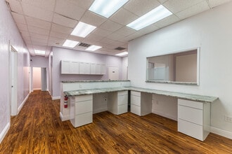 1425 Viscaya Pky, Cape Coral, FL for lease Interior Photo- Image 2 of 12