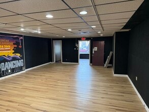 1202 S Washington Ave, Lansing, MI for lease Interior Photo- Image 1 of 3