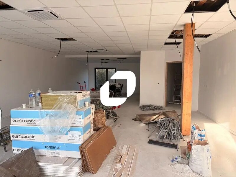 Retail in Mérignac for lease Interior Photo- Image 1 of 10