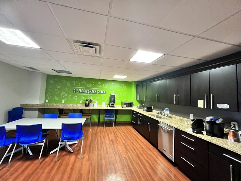 1621 Euclid Ave, Cleveland, OH for lease - Interior Photo - Image 3 of 28