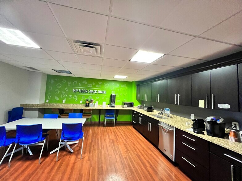 1621 Euclid Ave, Cleveland, OH à louer - Photo intérieure - Image 3 de 28