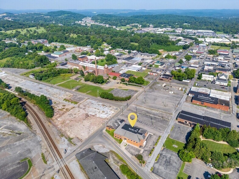 240 Edwards St, Cleveland, TN for sale - Building Photo - Image 2 of 66