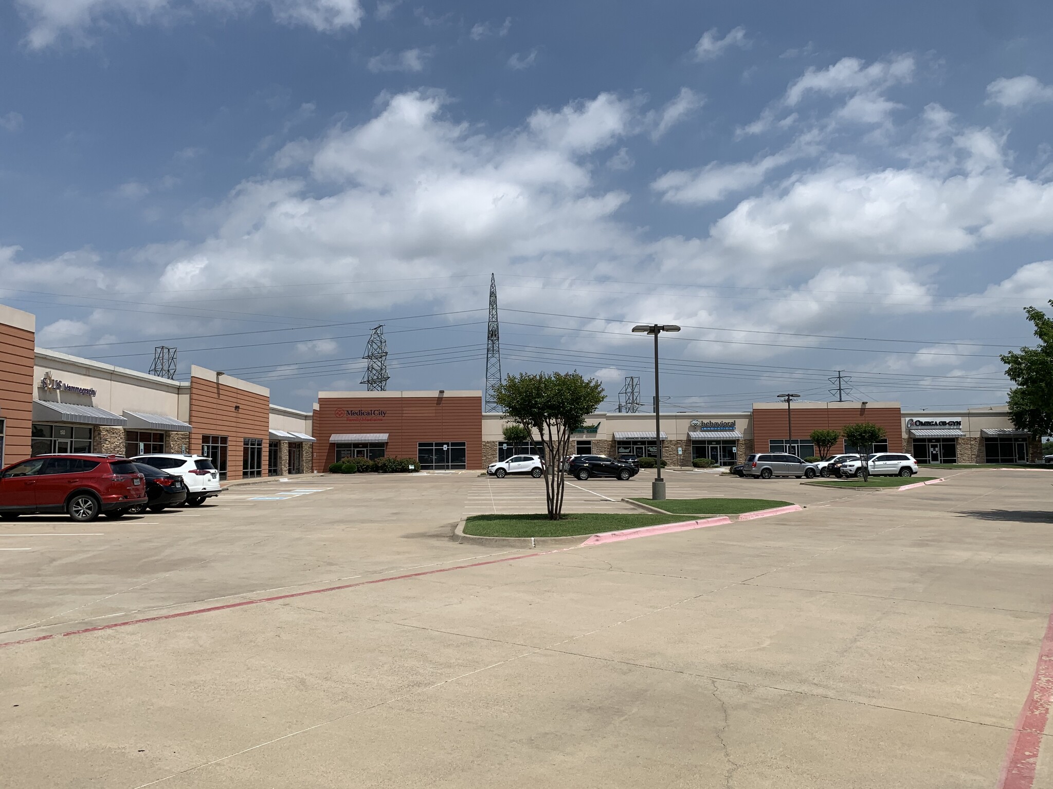 4927 Lake Ridge Pky, Grand Prairie, TX for lease Building Photo- Image 1 of 4