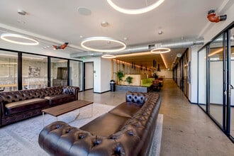 718 S Hill St, Los Angeles, CA à louer Photo intérieure- Image 2 de 11