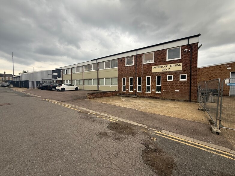 Wellington Rd, St Albans à vendre - Photo du bâtiment - Image 3 de 7