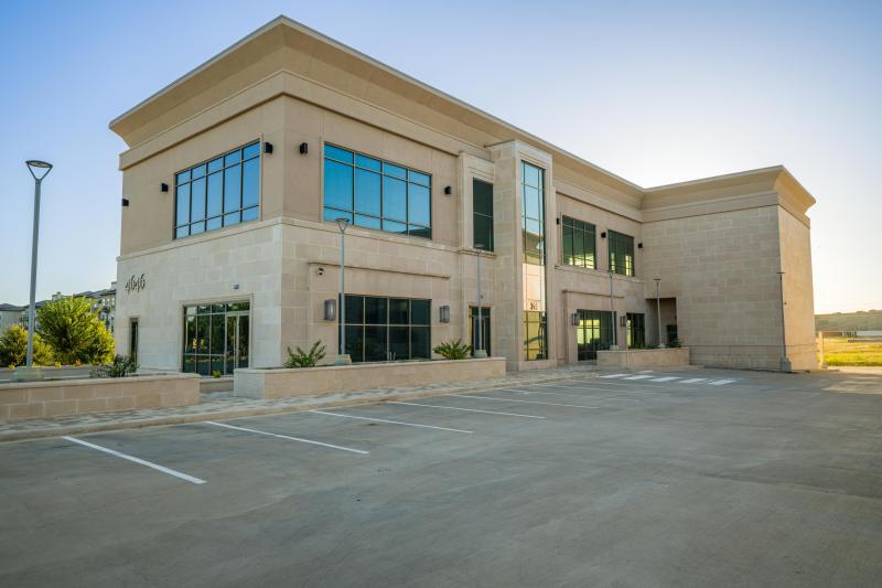 4646 Dubai Way, Frisco, TX à louer - Photo du bâtiment - Image 2 de 3