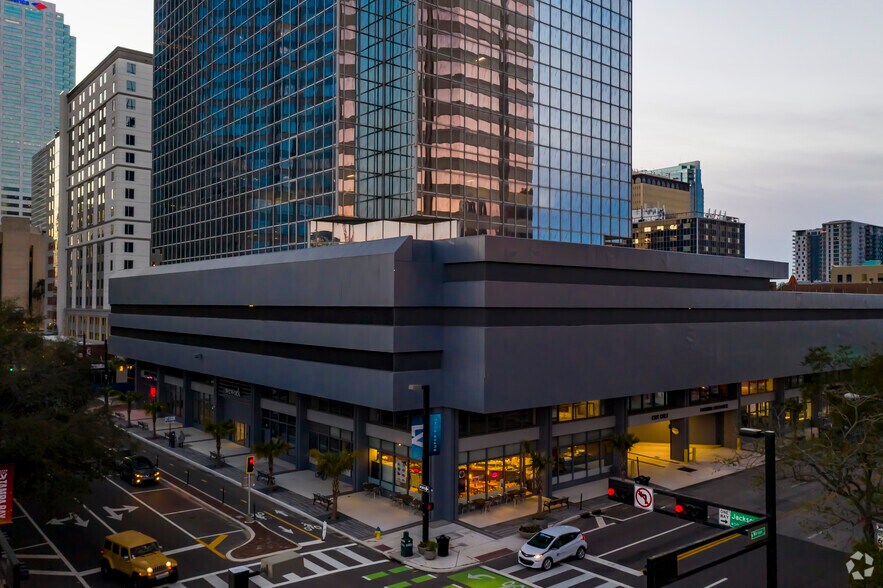 501 E Kennedy Blvd, Tampa, FL à louer - Photo du bâtiment - Image 3 de 18