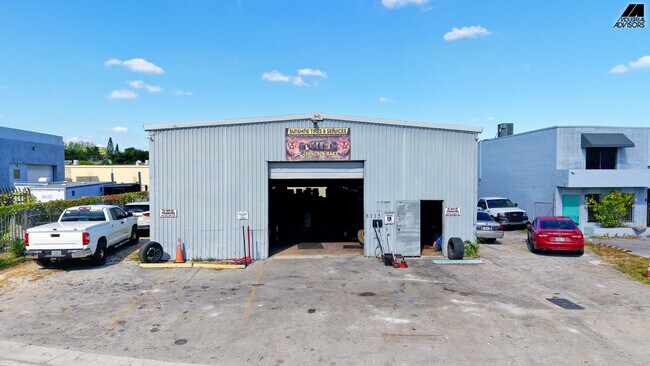 More details for 8115 NW 98th St, Hialeah, FL - Industrial for Lease