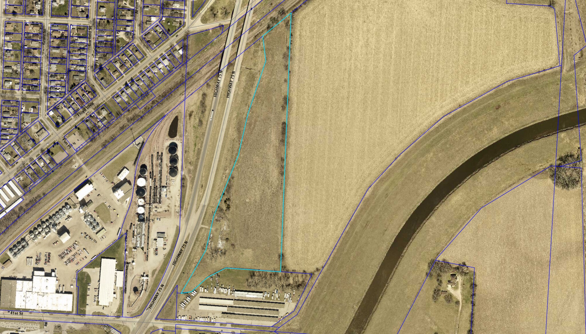 3400 Smith River Rd, Sioux City, IA à vendre Photo du bâtiment- Image 1 de 2