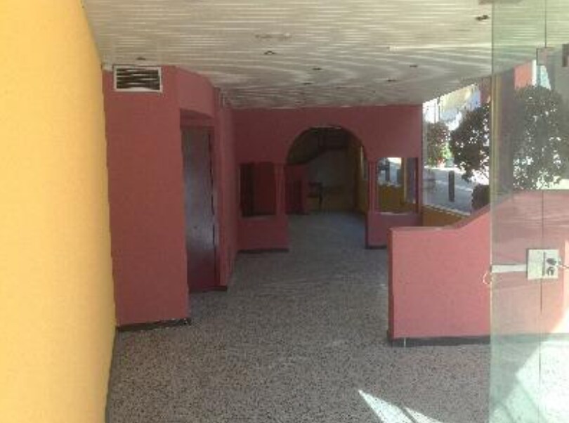 Cornellà de Llobregat, BAR 08940 -  -  - Interior Photo - Image 1 of 4