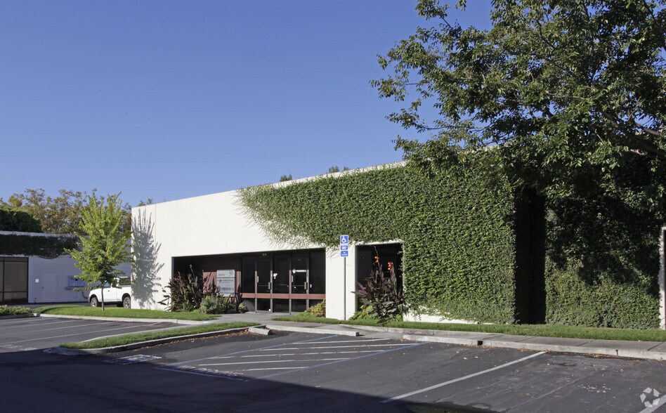 3350 Scott Blvd, Santa Clara, CA à louer - Photo du bâtiment - Image 2 de 4