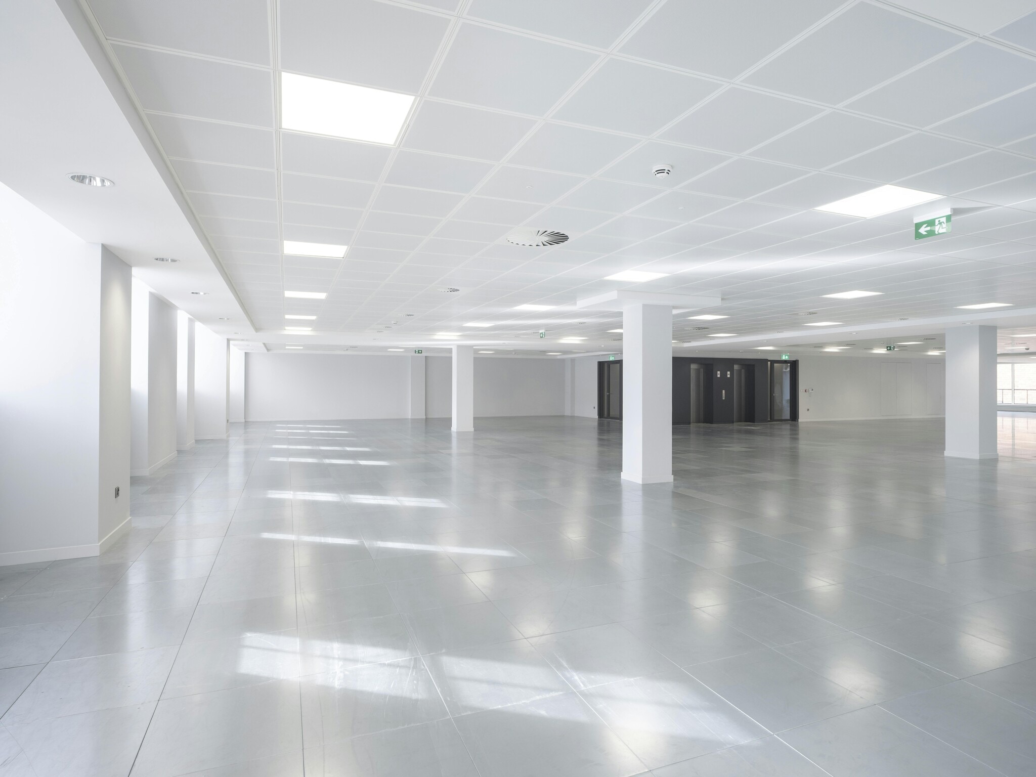 24-25 St. Andrew Sq, Edinburgh for lease Building Photo- Image 1 of 6