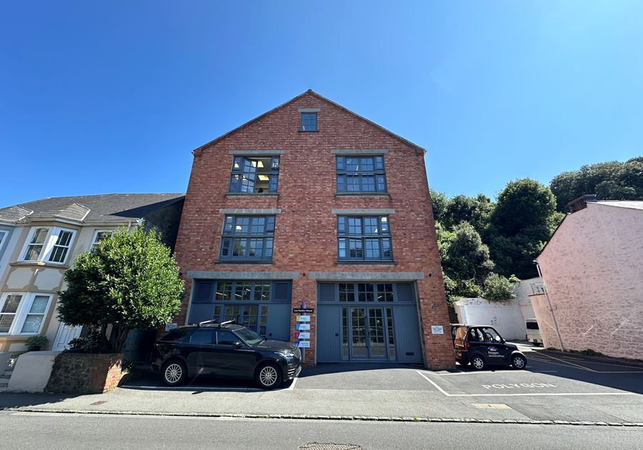9 La Charotterie, Guernsey for lease Building Photo- Image 1 of 3