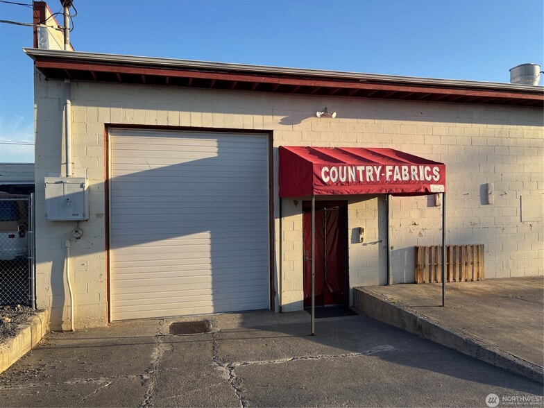 717 W Broadway Avenue Moses Lake portfolio of 2 properties for sale on LoopNet.ca - Building Photo - Image 3 of 3