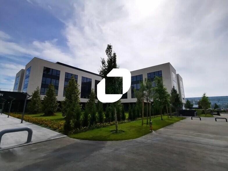 Bureau dans Jossigny à vendre - Photo du bâtiment - Image 2 de 13