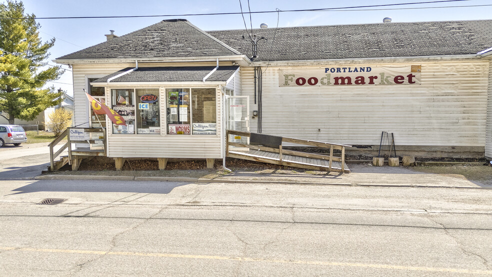 28 Colborne St, Portland, ON à vendre - Photo du bâtiment - Image 3 de 24