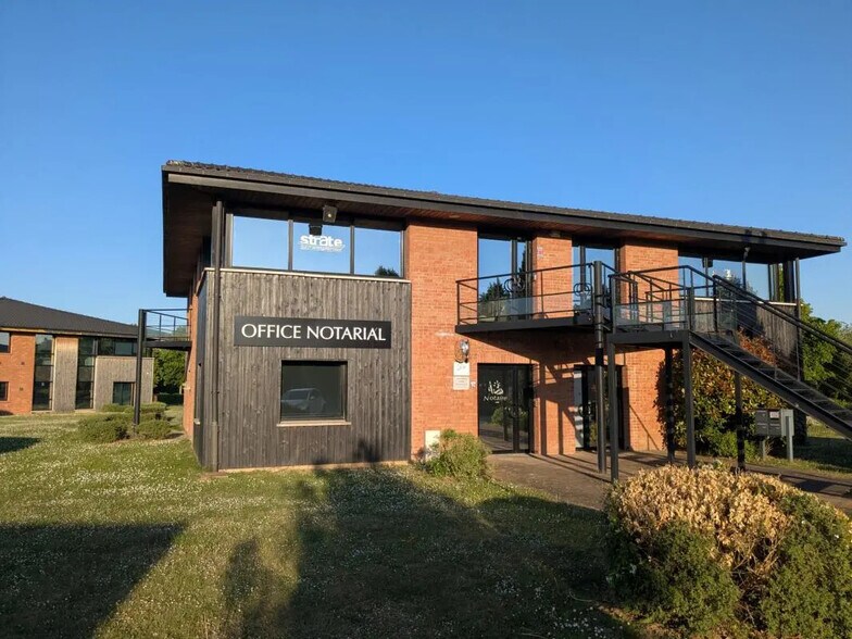 Office in VILLENEUVE-D'ASCQ for lease - Building Photo - Image 1 of 2