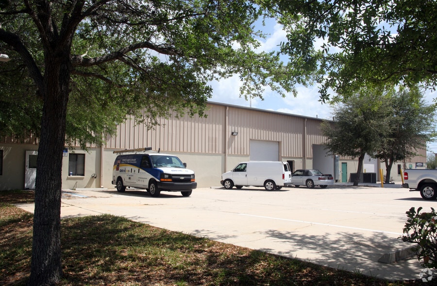 150 Stevens Ave, Oldsmar, FL for lease - Building Photo - Image 2 of 12